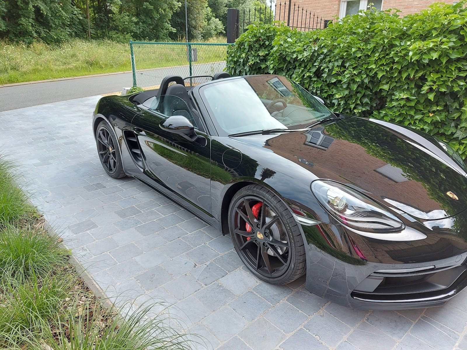 LG Cars